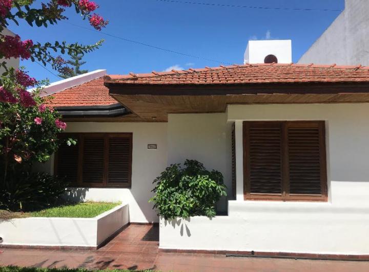 Casa · 180m² · 5 Ambientes · 1 Cochera