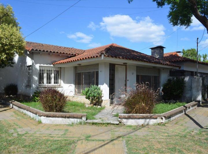 Casa · 95m² · 5 Ambientes · 1 Cochera