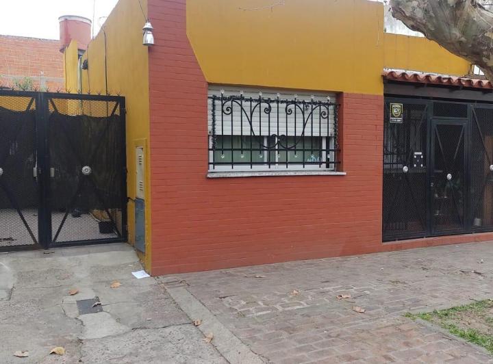 Casa · 102m² · 5 Ambientes · 1 Cochera