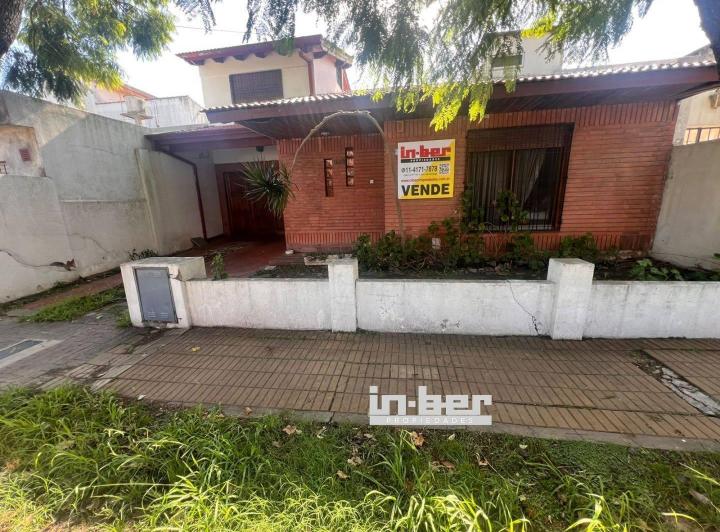 Casa · 198m² · 4 Ambientes · 2 Cocheras
