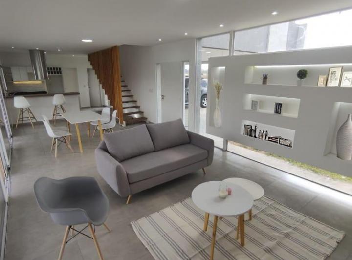 Casa · 146m² · 4 Ambientes · 2 Cocheras