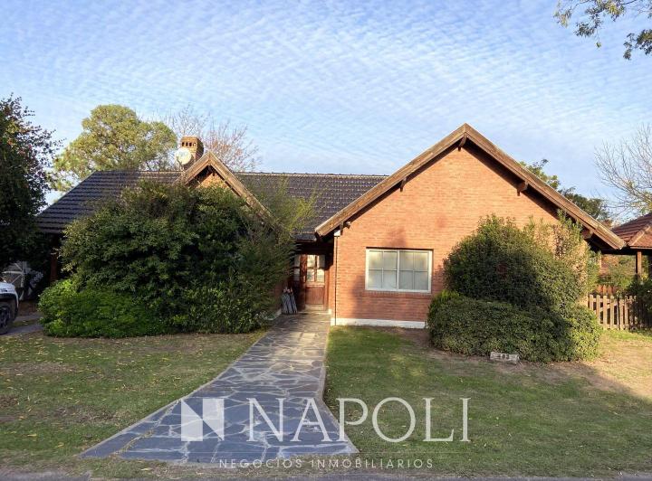 Casa · 186m² · 4 Ambientes · 1 Cochera