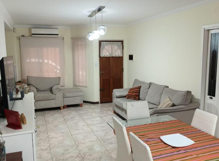 Casa · 144m² · 4 Ambientes · 2 Cocheras