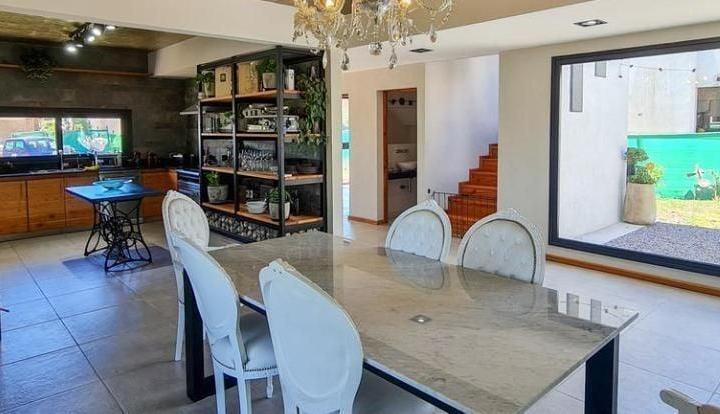 Casa · 863ha · 3 Dormitorios