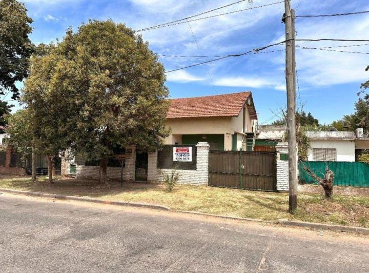 Casa · 100m² · 4 Ambientes · 1 Cochera