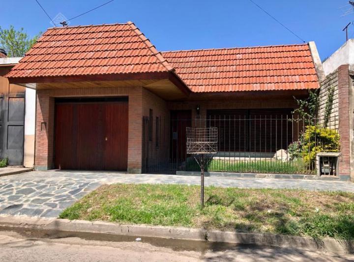 Casa · 129m² · 3 Ambientes · 1 Cochera