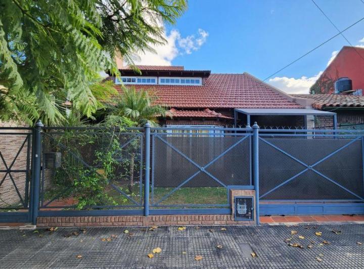 Casa · 110m² · 4 Ambientes · 1 Cochera
