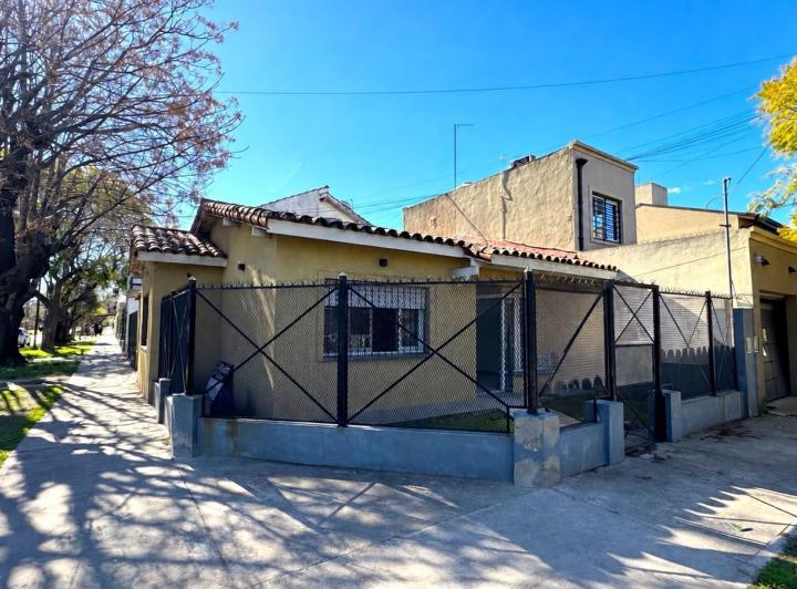 Casa · 90m² · 3 Ambientes · 1 Cochera