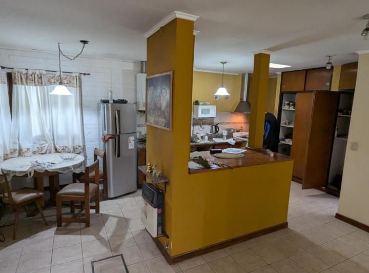 Casa · 160m² · 3 Ambientes · 1 Cochera