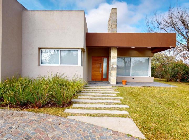Casa · 189m² · 6 Ambientes · 1 Cochera