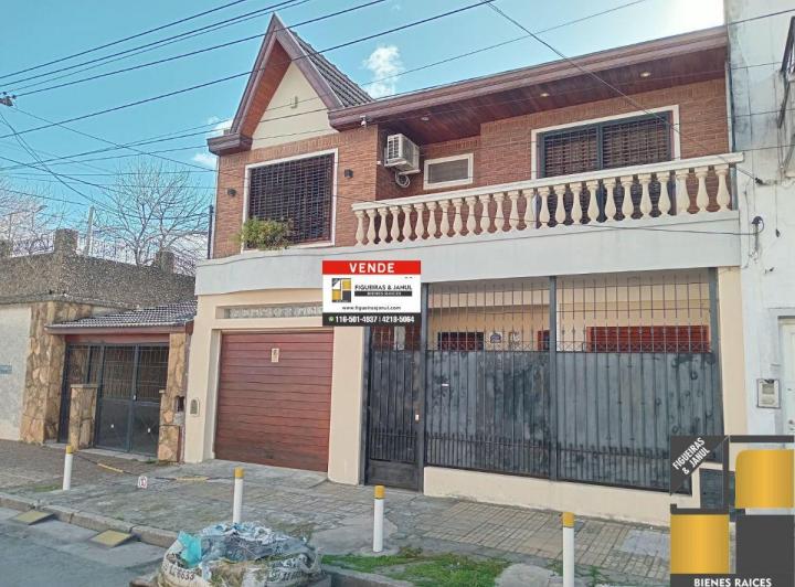 Casa · 168m² · 4 Ambientes · 1 Cochera