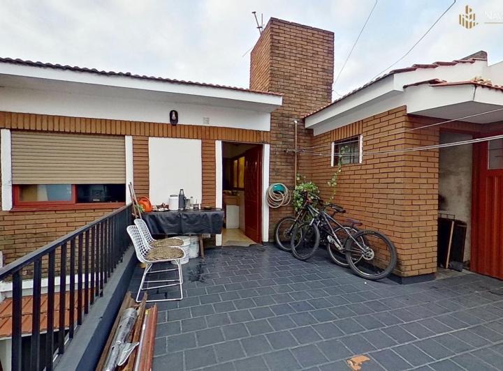 Casa · 130m² · 4 Ambientes · 1 Cochera