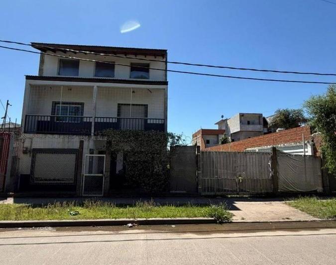Casa · 200m² · 5 Ambientes