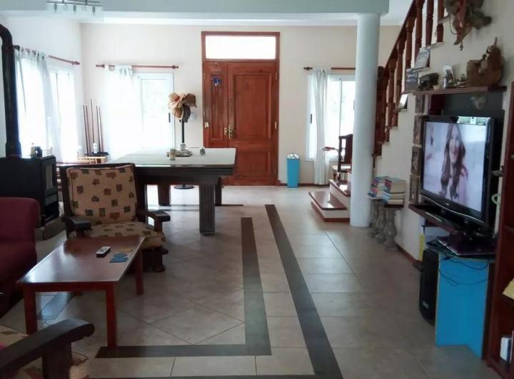 Casa · 350m² · 7 Ambientes · 2 Cocheras