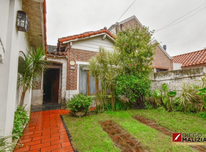 Casa · 175m² · 5 Ambientes · 1 Cochera