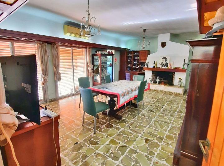Casa · 302m² · 5 Ambientes · 2 Cocheras