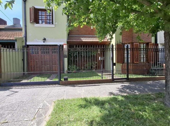 Casa · 130m² · 6 Ambientes