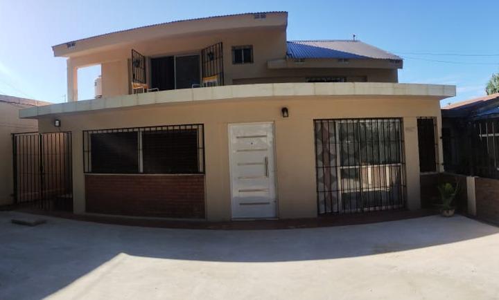 Casa · 200m² · 6 Ambientes · 4 Cocheras