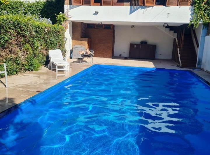 Casa · 368m² · 5 Ambientes · 1 Cochera