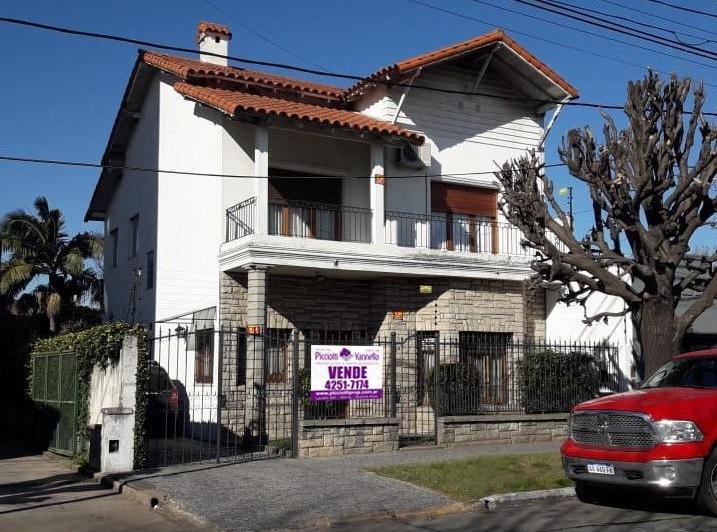 Casa · 315m² · 6 Ambientes · 5 Cocheras