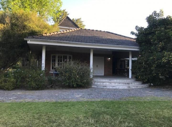 Casa · 410m² · 5 Ambientes · 5 Cocheras