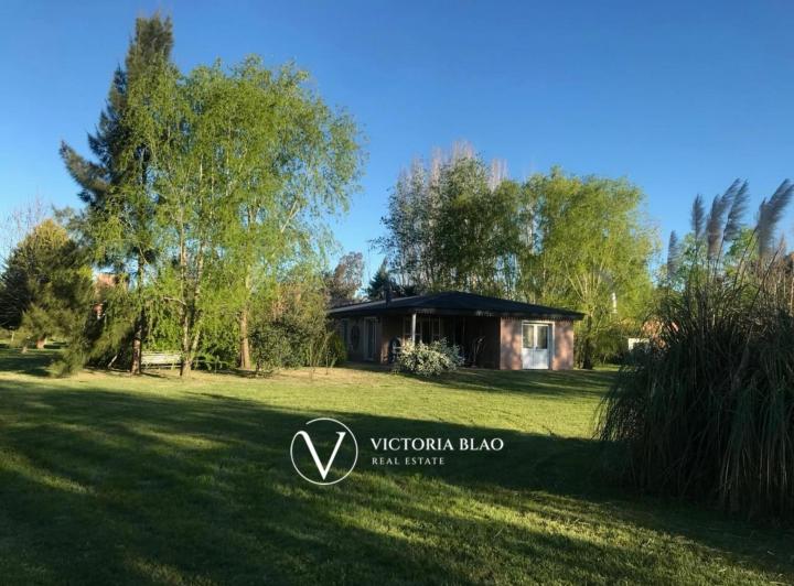 Casa · 300m² · 5 Ambientes · 2 Cocheras