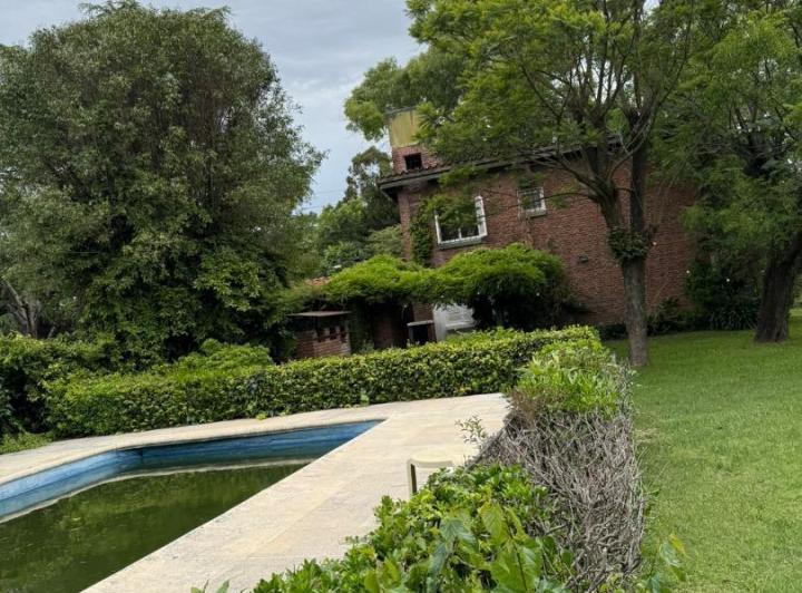 Casa · 120m² · 5 Ambientes · 3 Cocheras