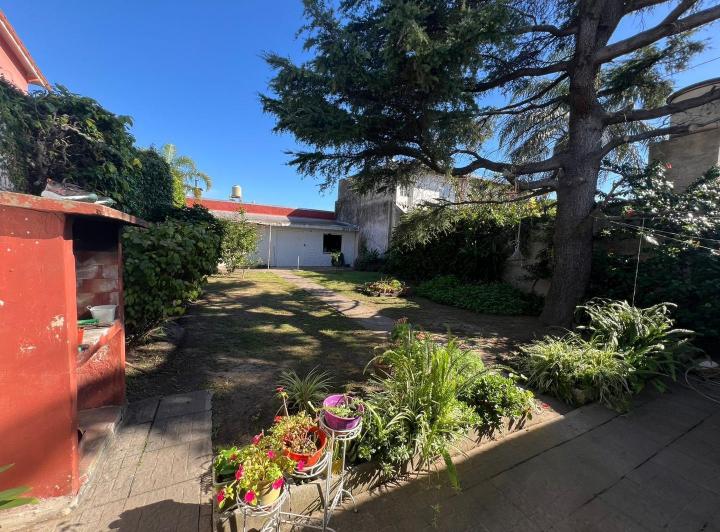 Casa · 130m² · 5 Ambientes · 2 Cocheras