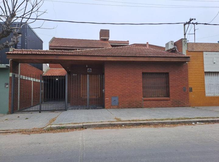 Casa · 300m² · 7 Ambientes · 1 Cochera