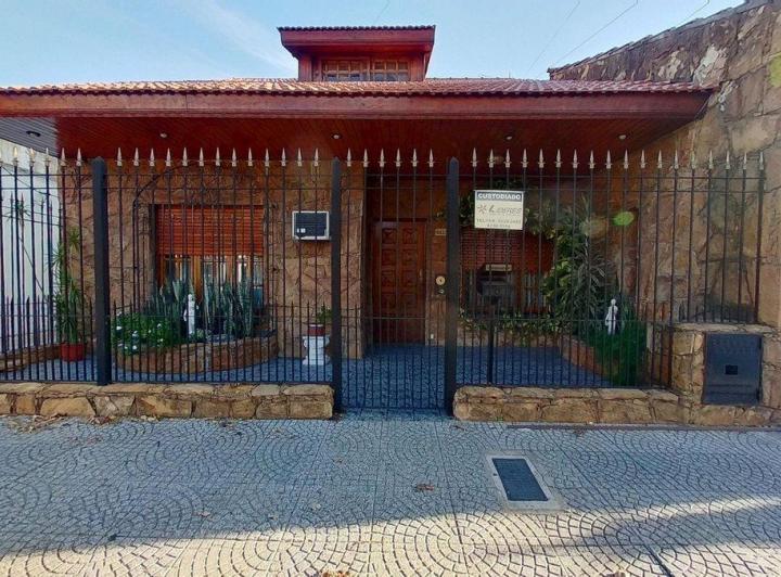 Casa · 216m² · 5 Ambientes · 1 Cochera