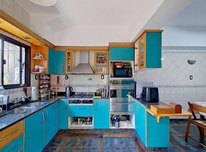 Casa · 158m² · 6 Ambientes · 1 Cochera