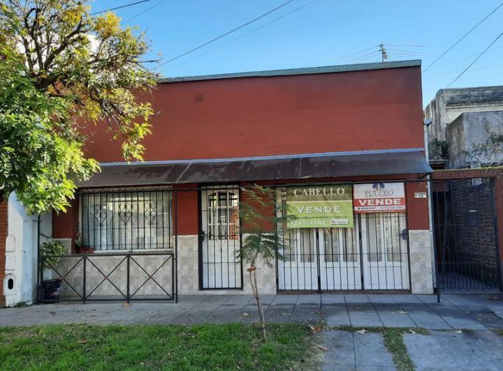 Casa · 160m² · 8 Ambientes · 1 Cochera
