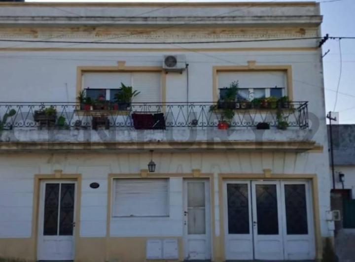 Casa · 220m² · 5 Ambientes · 1 Cochera