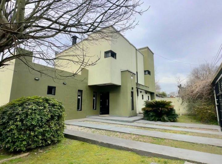 Casa · 163m² · 5 Ambientes · 1 Cochera