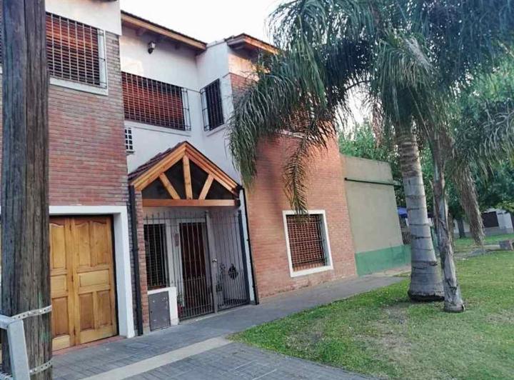 Casa · 140m² · 5 Ambientes · 1 Cochera