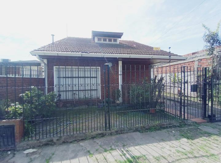 Casa · 150m² · 5 Ambientes · 2 Cocheras
