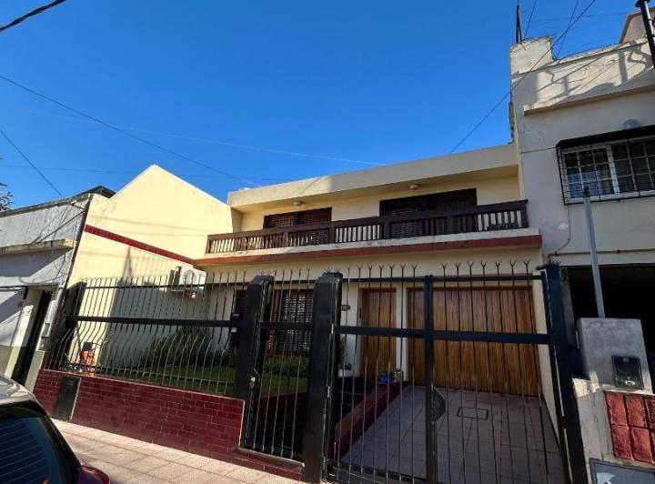 Casa · 203m² · 6 Ambientes