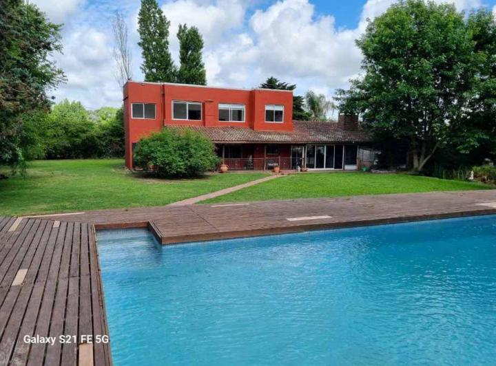Casa · 312m² · 7 Ambientes · 1 Cochera