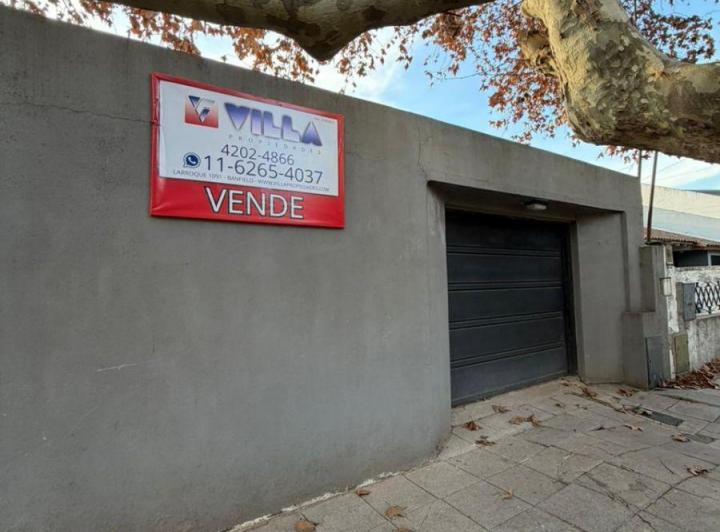 Casa · 1m² · 5 Ambientes · 2 Cocheras