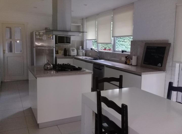 Casa · 240m² · 5 Ambientes · 2 Cocheras
