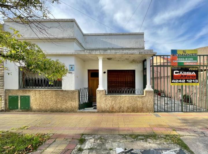 Casa · 170m² · 6 Ambientes · 4 Cocheras
