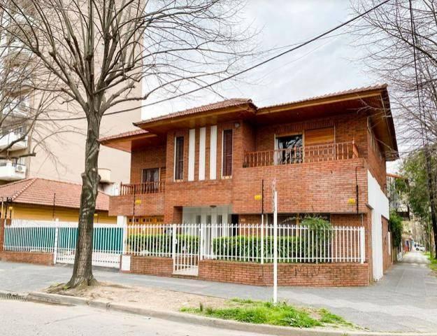 Casa · 216m² · 7 Ambientes