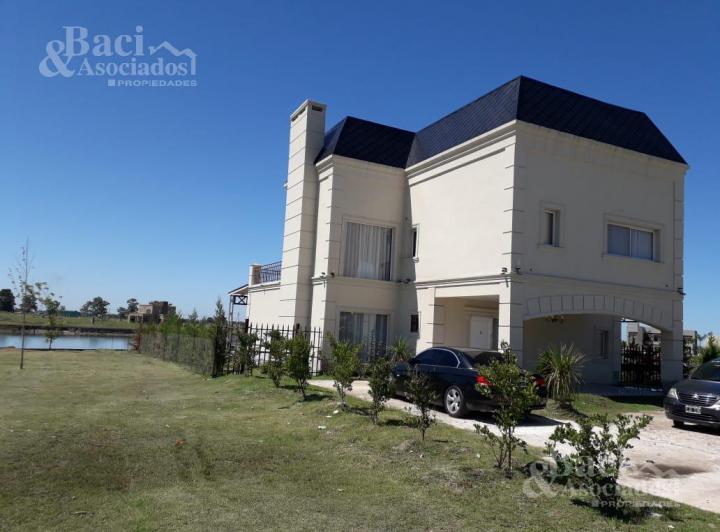Casa · 300m² · 8 Ambientes
