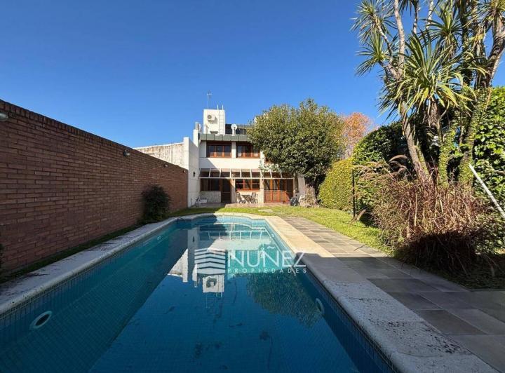 Casa · 171m² · 5 Ambientes · 2 Cocheras