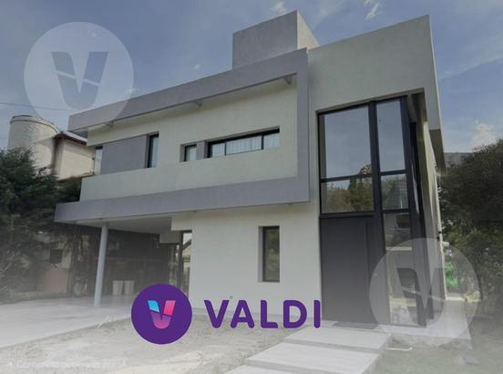 Casa · 285m² · 6 Ambientes · 2 Cocheras