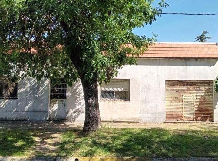 Casa · 240m² · 18 Ambientes