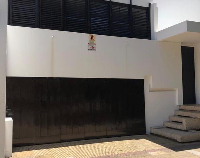 Casa · 180m² · 7 Ambientes · 2 Cocheras