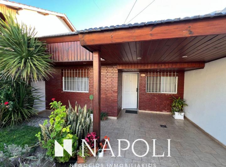 Casa · 150m² · 6 Ambientes · 3 Cocheras