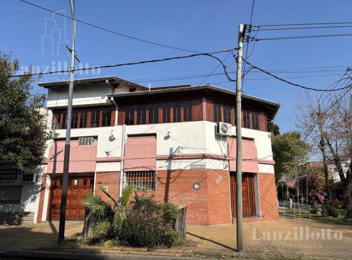 Casa · 206m² · 5 Ambientes · 1 Cochera