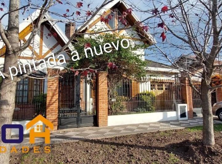 Casa · 175m² · 5 Ambientes · 2 Cocheras